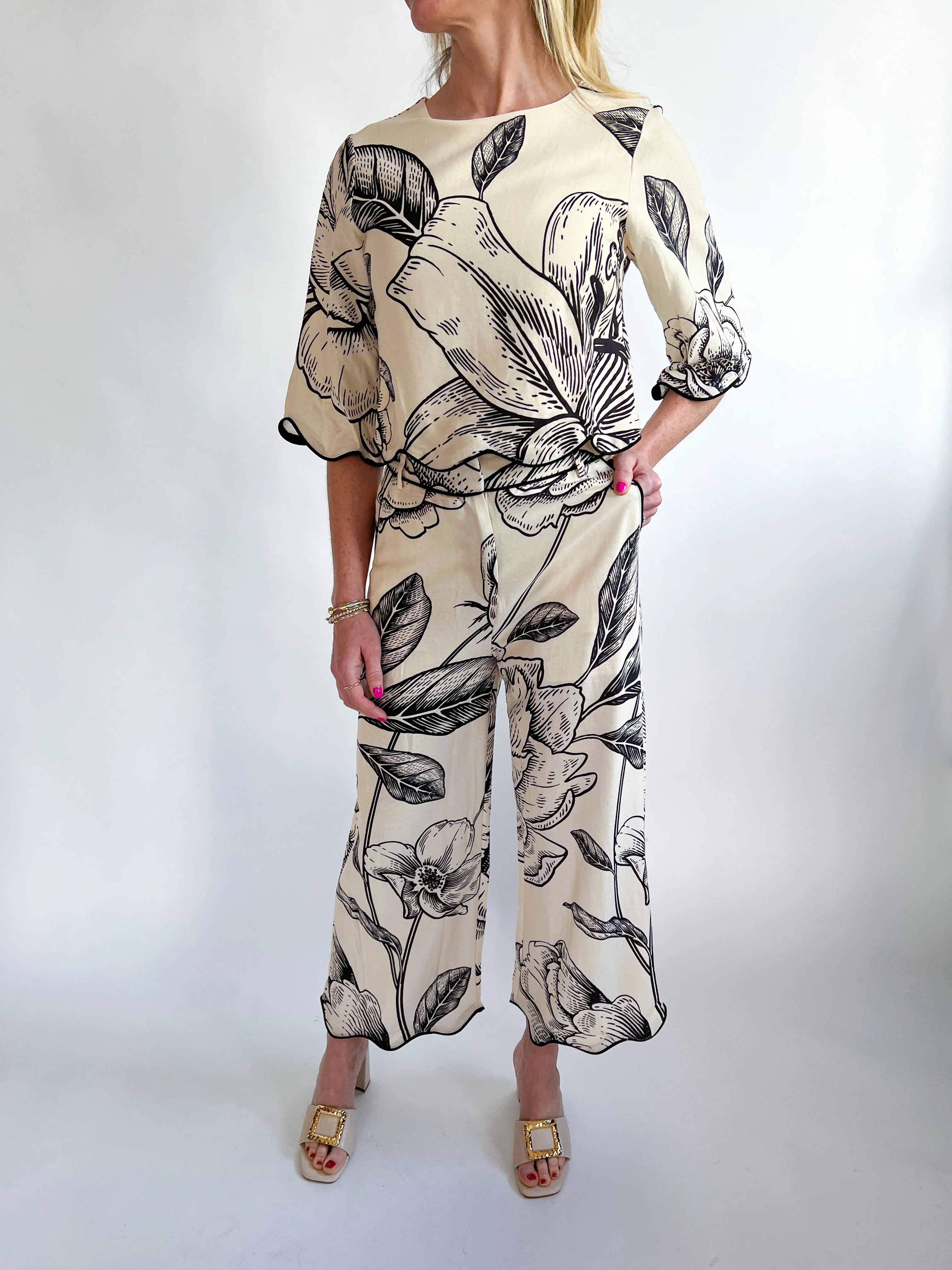 Floral Print Scalloped Hemline Contrast Edging Top - Image 3
