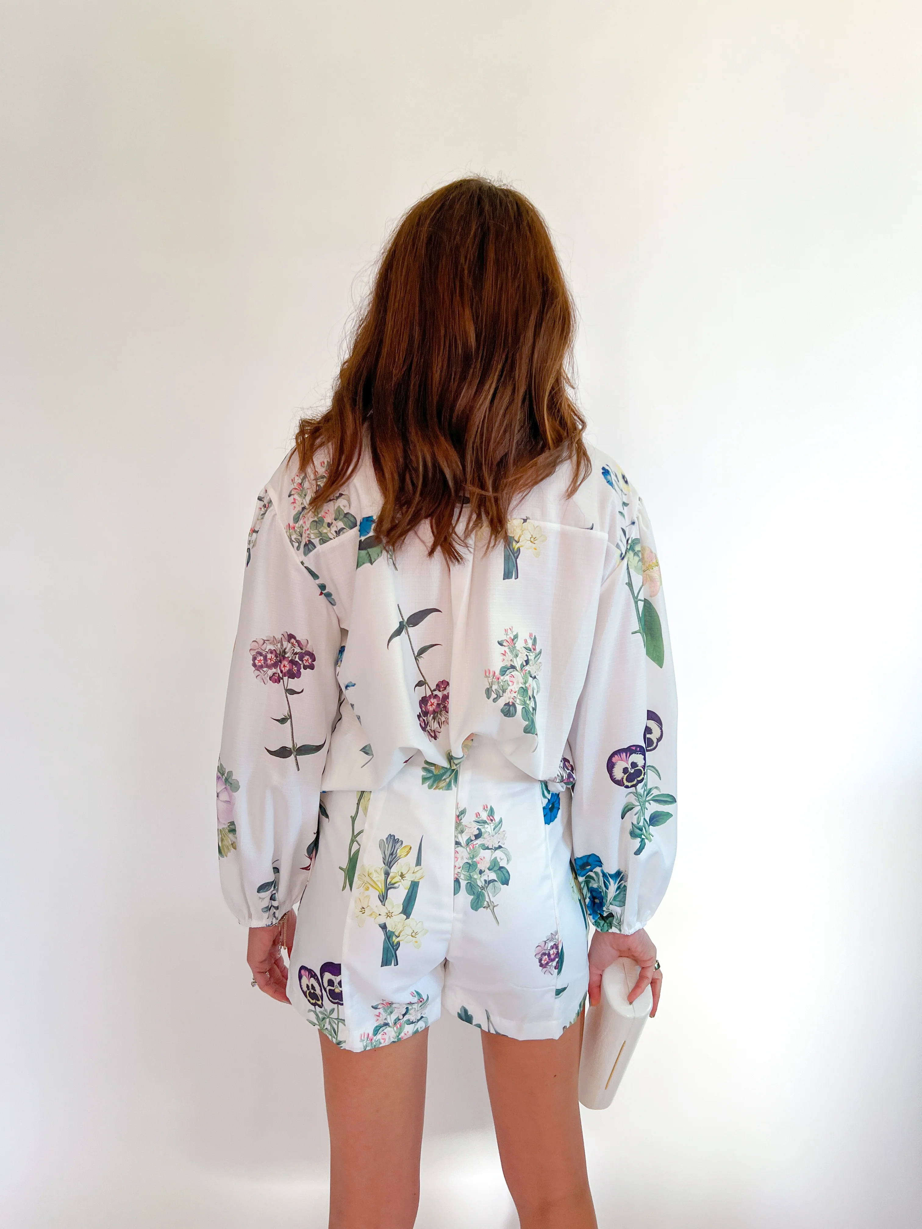 High-Waisted Floral Linen Shorts Set - Image 3