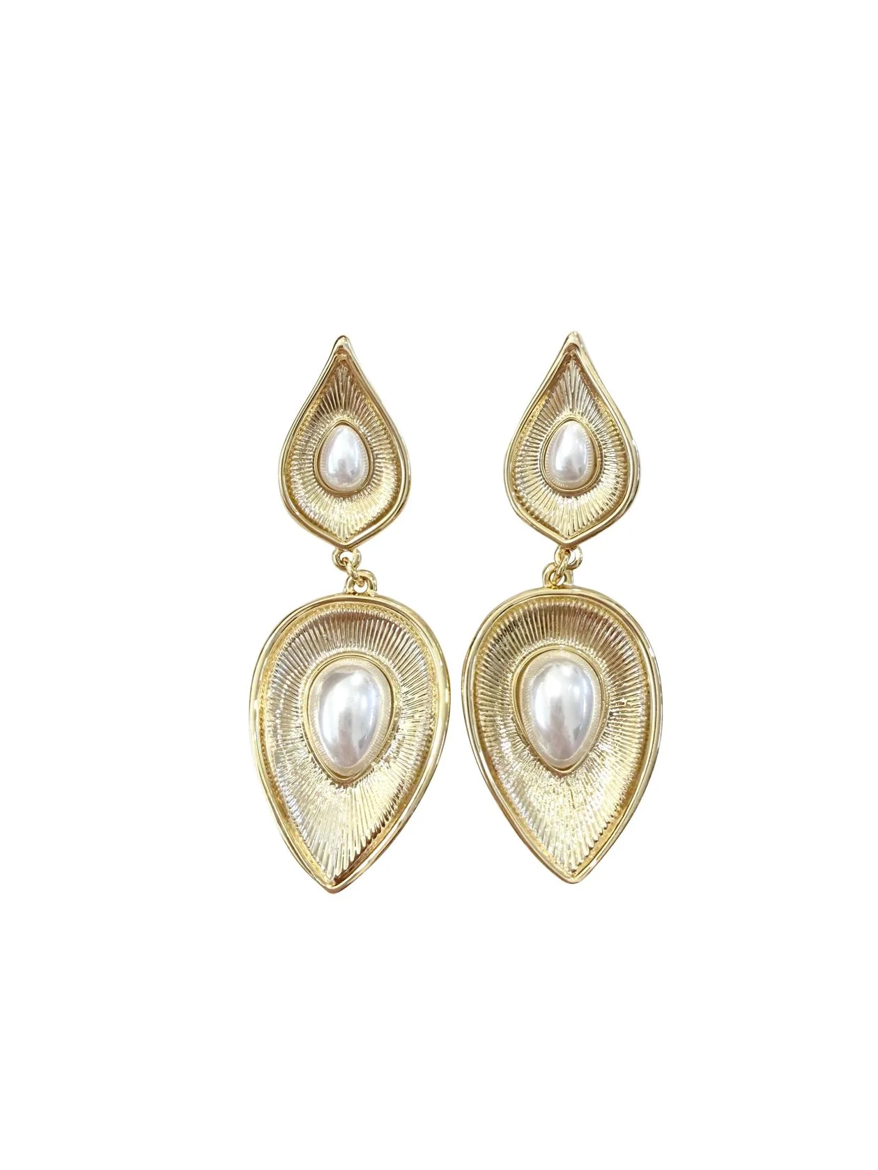 Virginia Pearl Statement Earring
